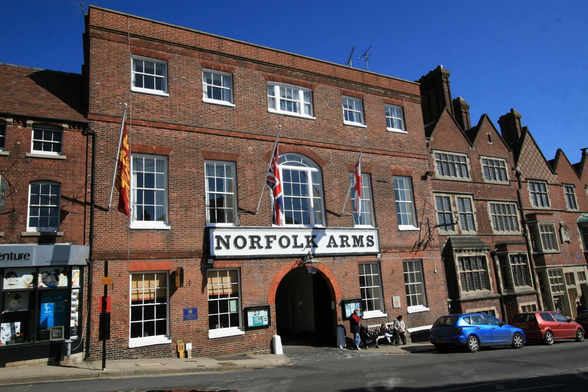 Norfolk Arms Hotel Arundel Buitenkant foto